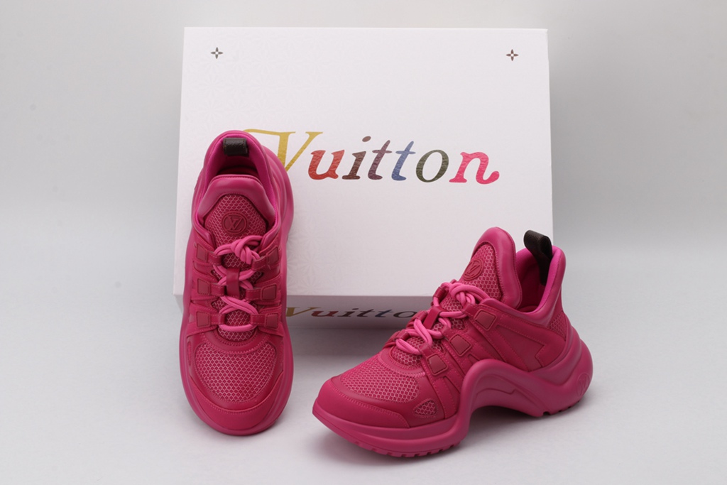 L*V SNEAKER